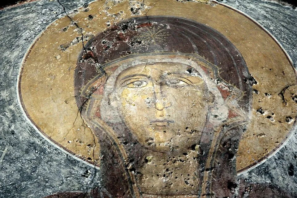 Fresko von Mara Kastrioti im Kloster Kom am Skutarisee. Es gehört zu den wenigen direkten bildlichen Darstellungen ihrer Person.